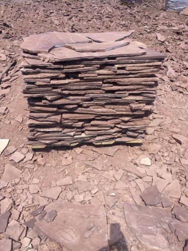 Плитняк лемезит бордовый для цоколя 1,5-2 см купить в Волчанске