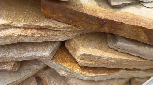 Плитняк златолит жёлтый золотистый для отмостки купить в Волчанске