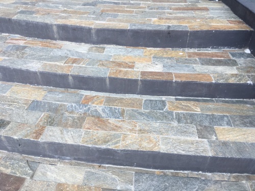 Плитка из Златолита Уральского для лестницы купить в Волчанске