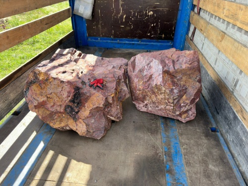 Ландшафтные глыбы красно-фиолетовые 200-1000 килограмм купить в Волчанске
