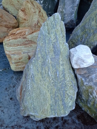 Златолит жёлтый, жёлто-зелёный глыбки и валуны для ланшафтного дизайна купить в Волчанске