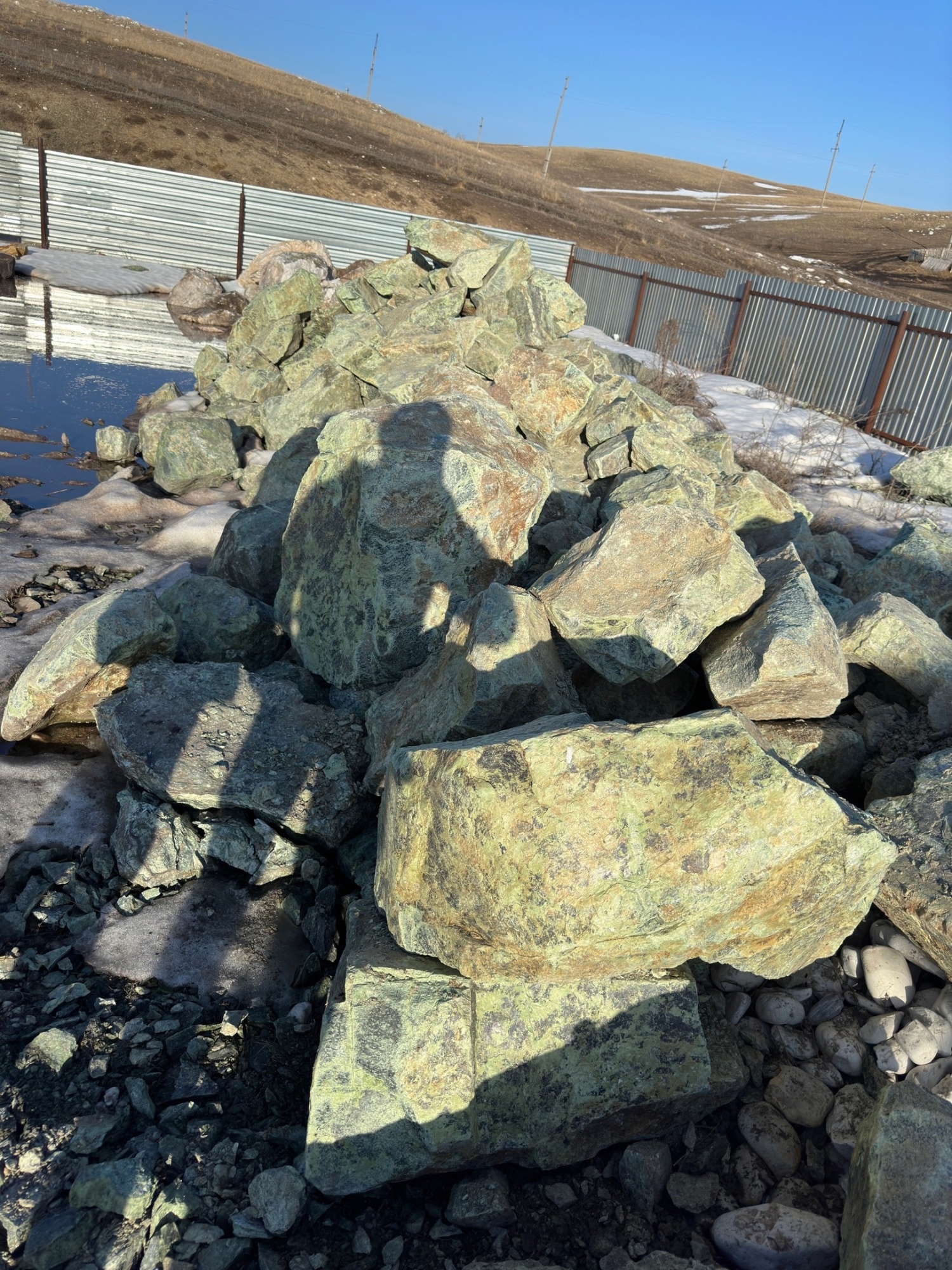 Камни для ландшафтного дизайна зелёные 10-60 килограмм купить в Волчанске