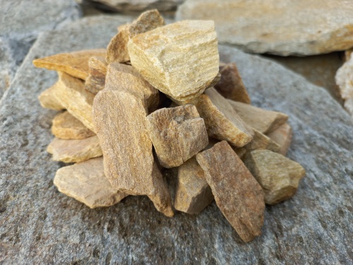 Златолит жёлтый декоративная каменная крошка купить в Волчанске