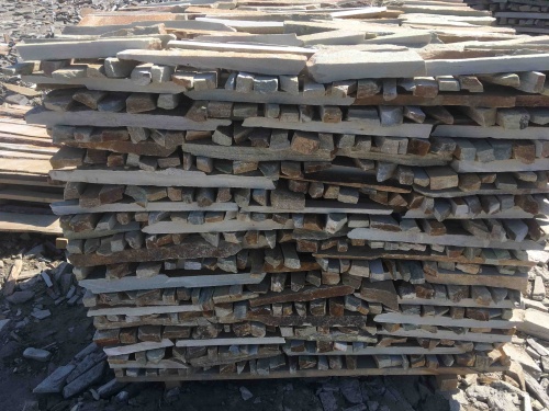 Горбушка златолит золотистый для облицовки купить в Волчанске