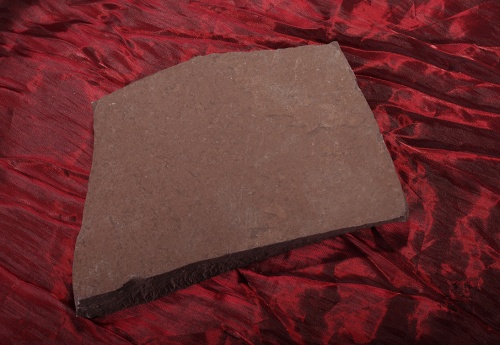 Плитняк лемезит бордовый для цоколя 1,5-2 см купить в Волчанске