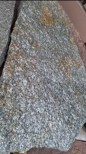 Плитняк златолит серебристый для цоколя, отмостки купить в Волчанске