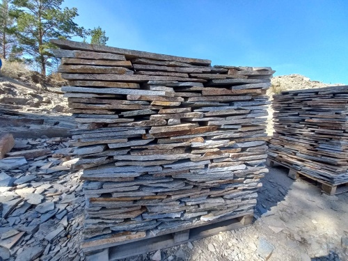 Плитняк златолит серебристый для фасада купить в Волчанске