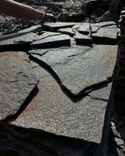 Плитняк златолит серебристый для фасада купить в Волчанске