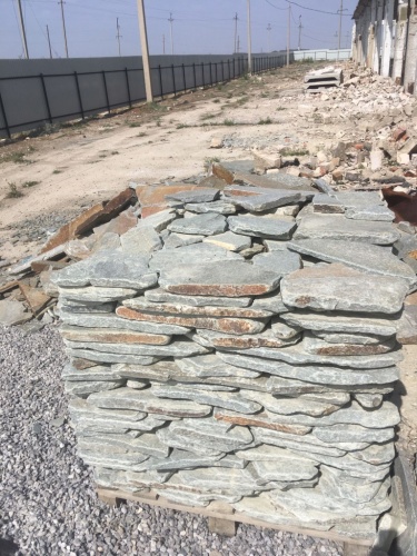 Златолит серебристый галтованный для лестниц купить в Волчанске